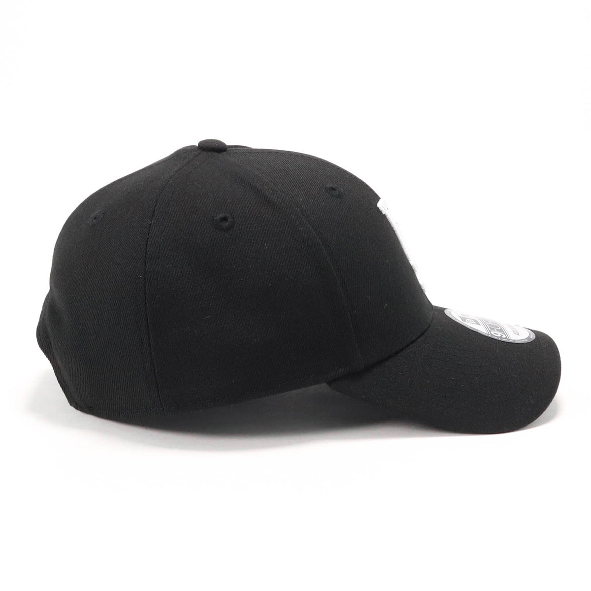 hats la ニューエラ　キャップ　ブラック 59FIFTY BLACK LABEL SS25 レザーパッチ ブラックストライプ