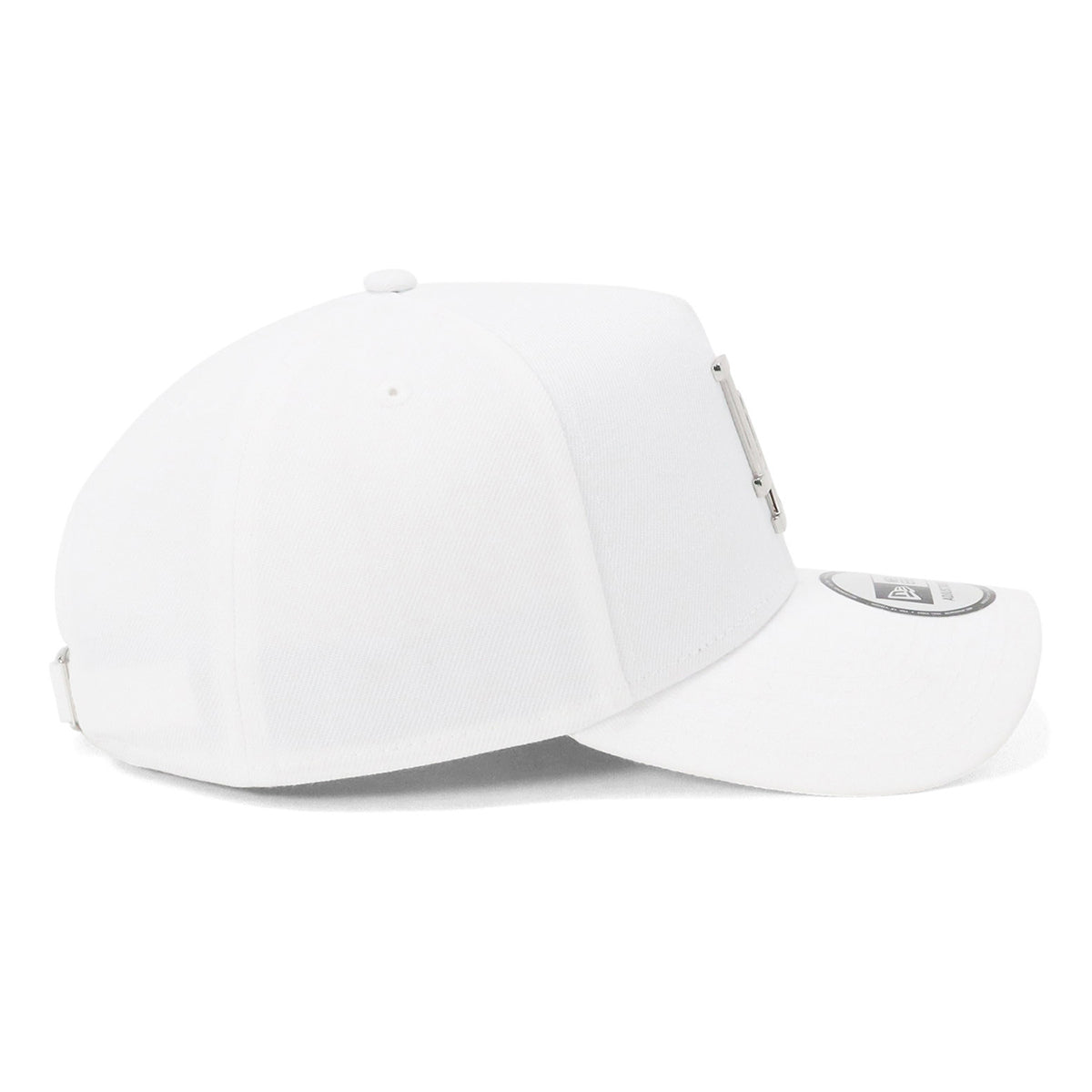 ニューエラ 9FORTY A-FRAME / CLOTH STRAP METAL BADGE MLB LAホワイト