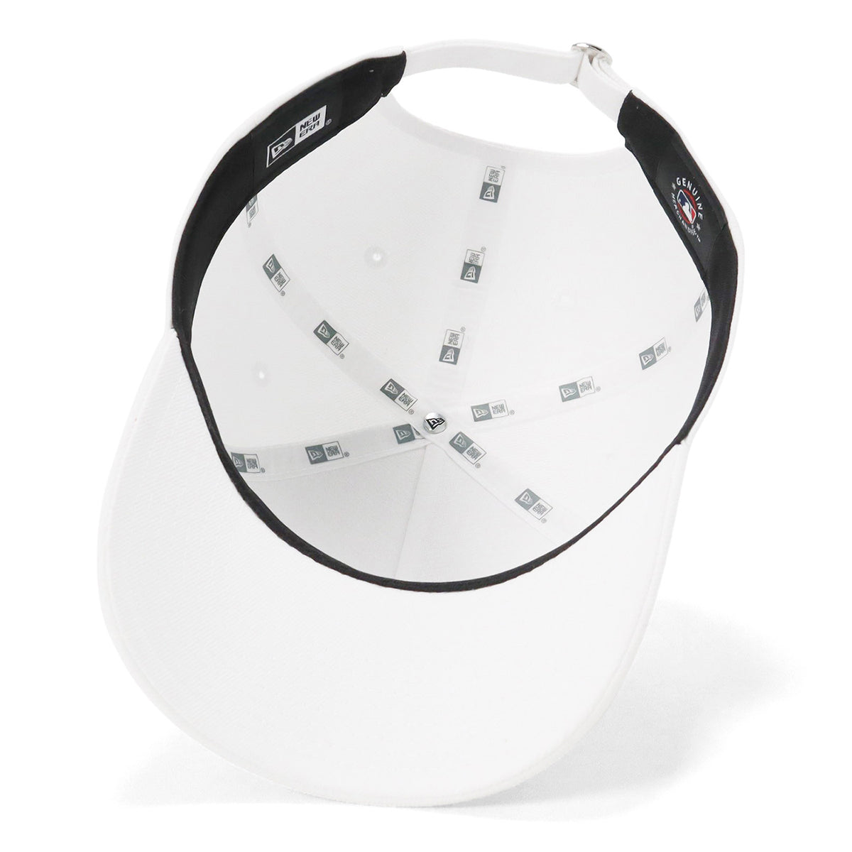 ニューエラ 9FORTY A-FRAME / CLOTH STRAP METAL BADGE MLB LAホワイト