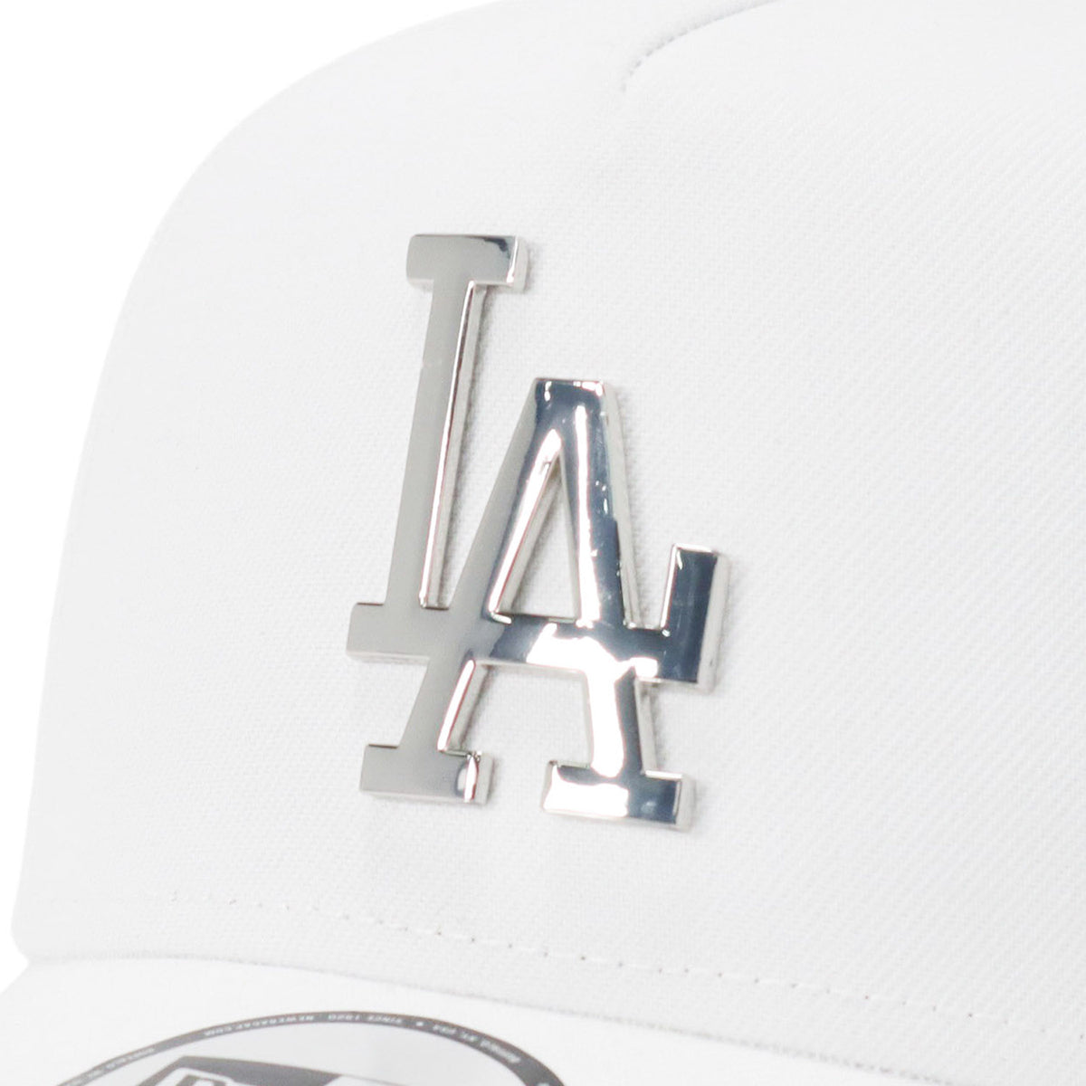 ニューエラ 9FORTY A-FRAME / CLOTH STRAP METAL BADGE MLB LAホワイト