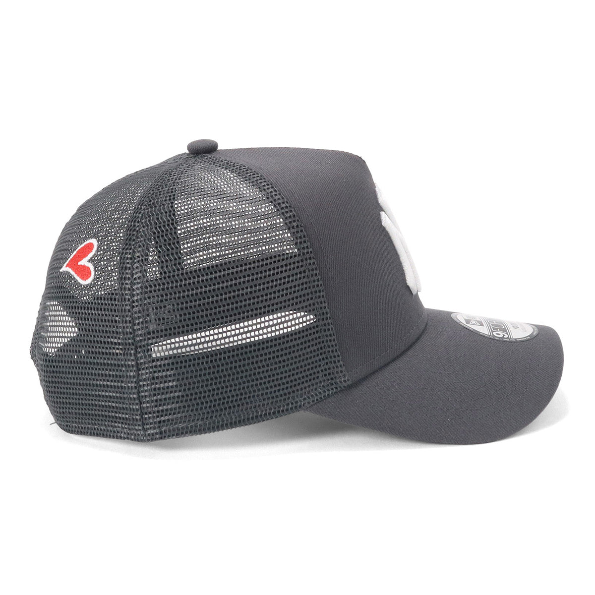 New Era LAダークグラファイトキャップ　ハート ニューエラ キャップ YOUTH 9FORTY TRUCKER HEART NYダーク