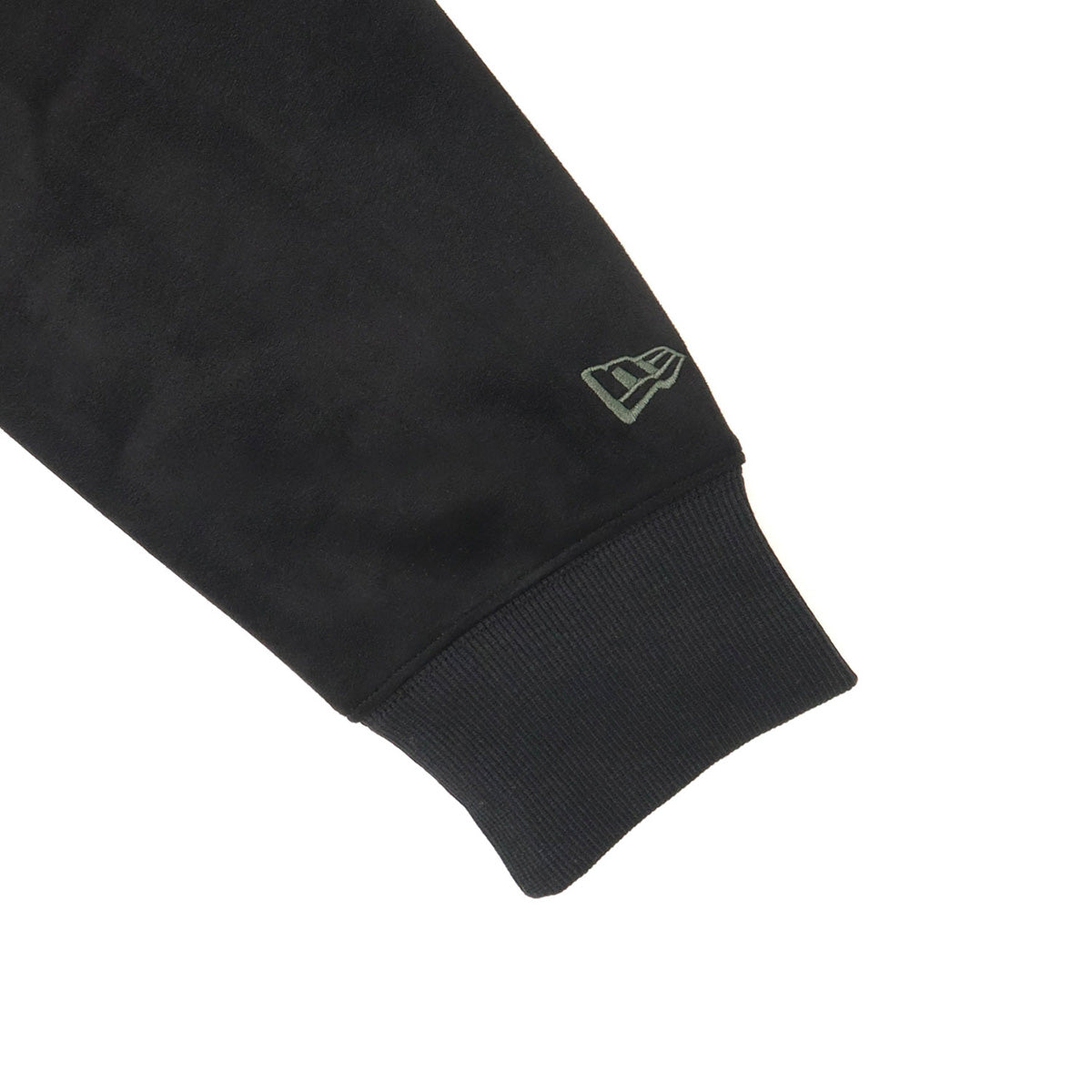 ニューエラ SUEDE PULLOVER HOODIE SCRIPT LOGO BOX LOGO LEATHER PATCH ブラック・ダークグレー