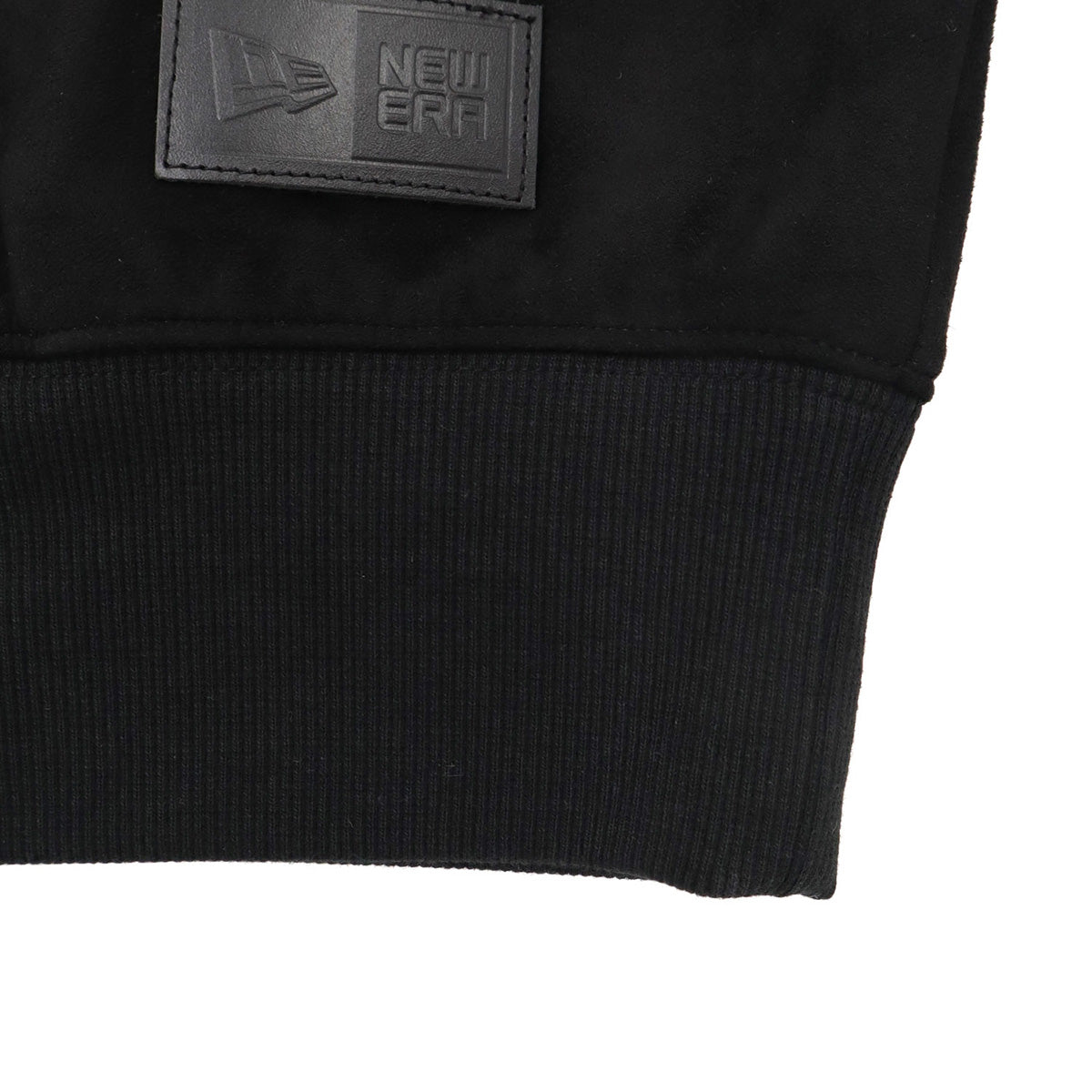 ニューエラ SUEDE CREW NECK SCRIPT LOGO BOX LOGO LEATHER PATCH ブラック・ダークグレー