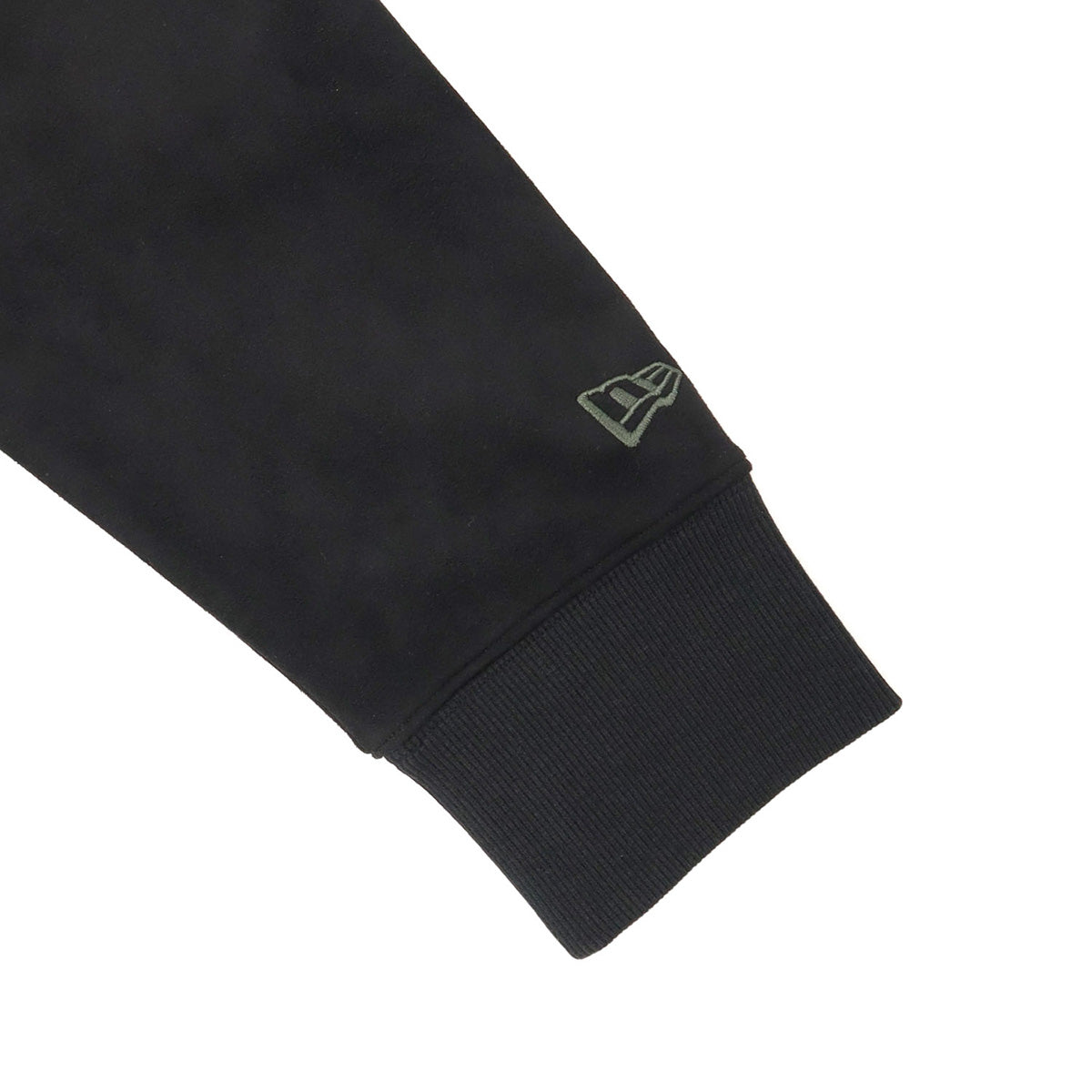 ニューエラ SUEDE CREW NECK SCRIPT LOGO BOX LOGO LEATHER PATCH ブラック・ダークグレー