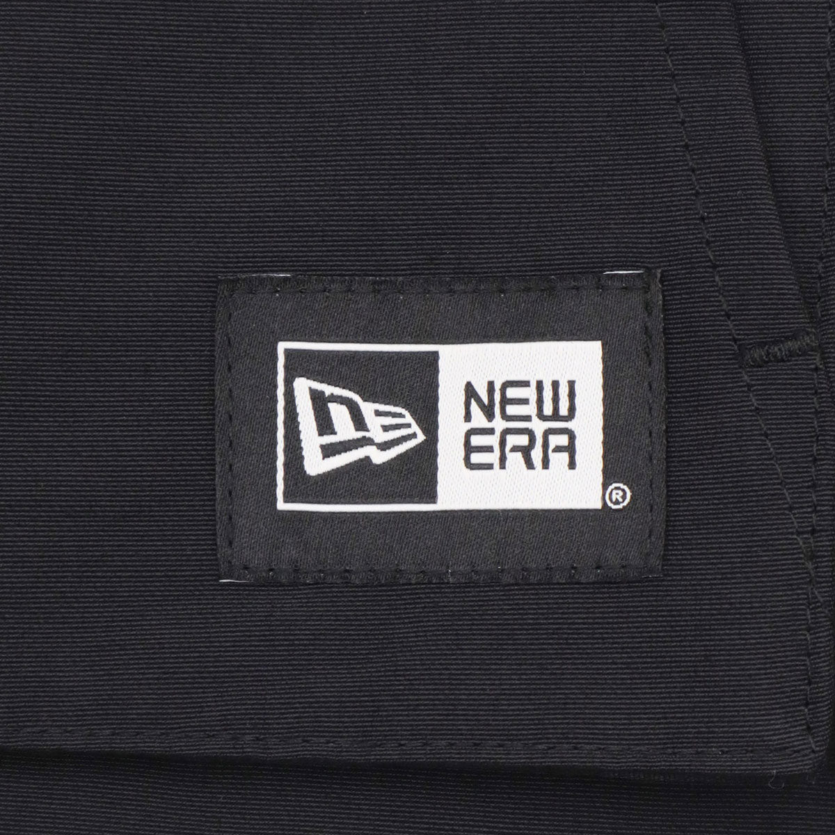 ニューエラ MOUNTAIN PARKA BOX LOGO ブラック