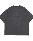 ニューエラ S/S OVERSIZED COTTON TEE 24 TYPOGRAPHY グラファイト
