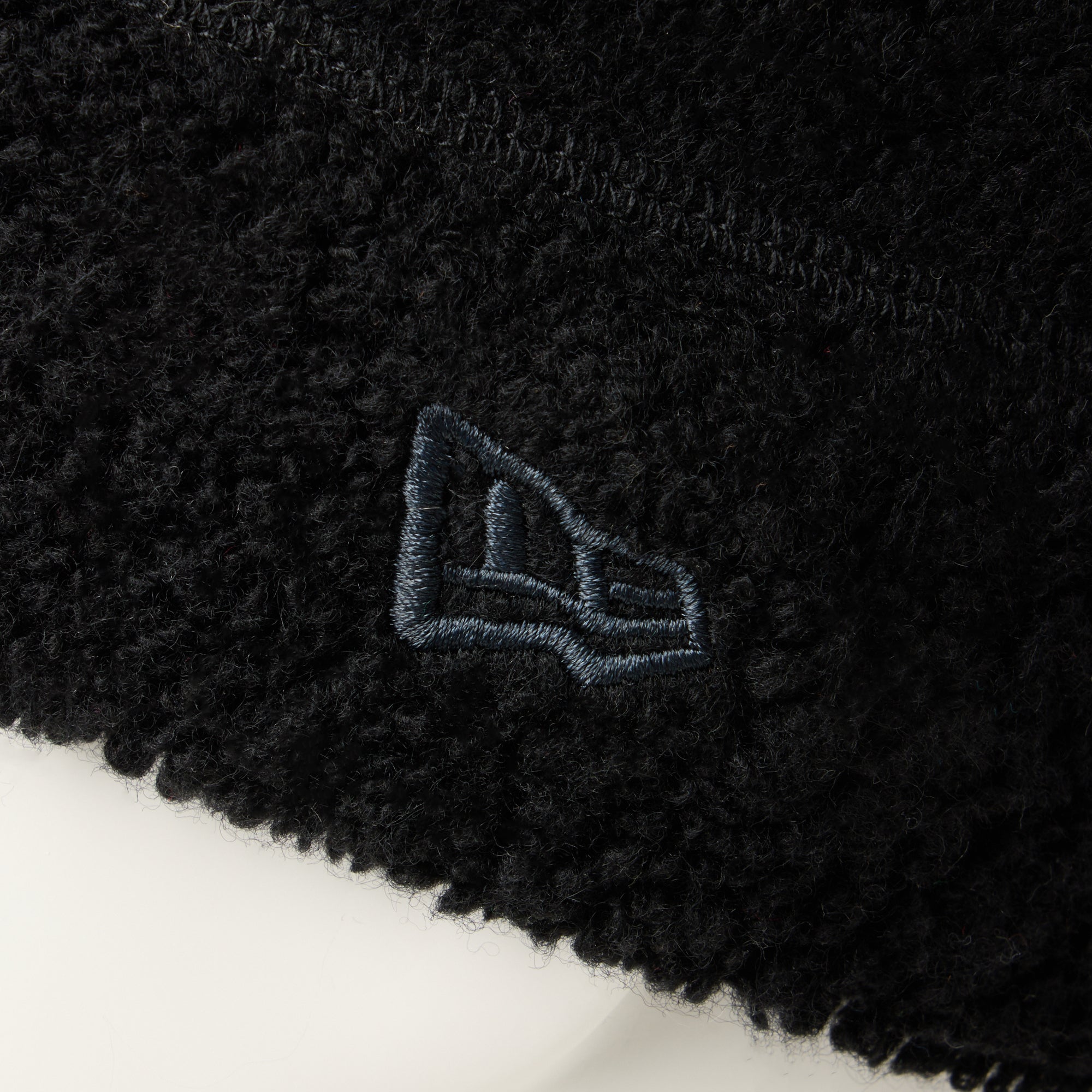 newera-beanie-outdoor
