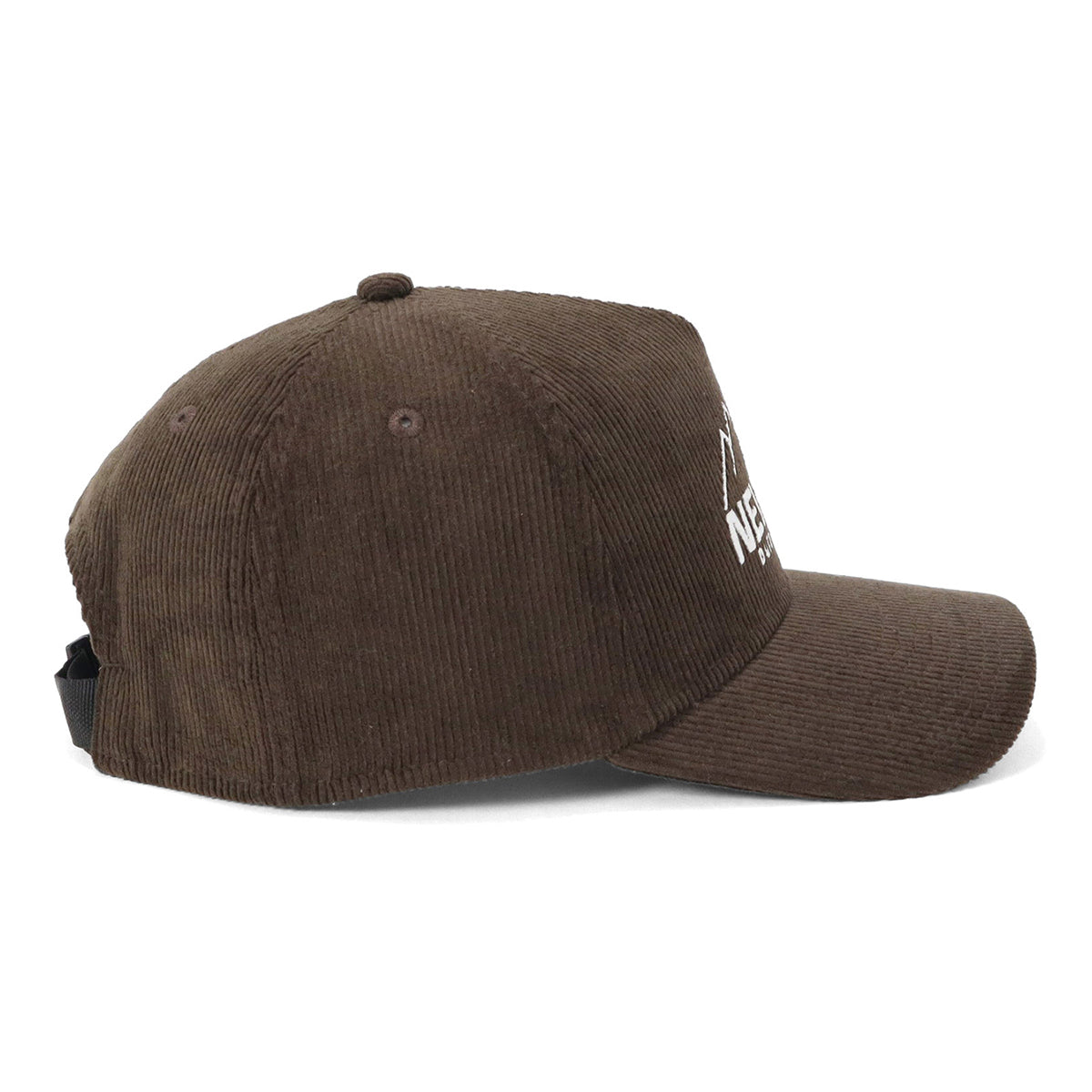 newera-9forty_a-frame-outdoor