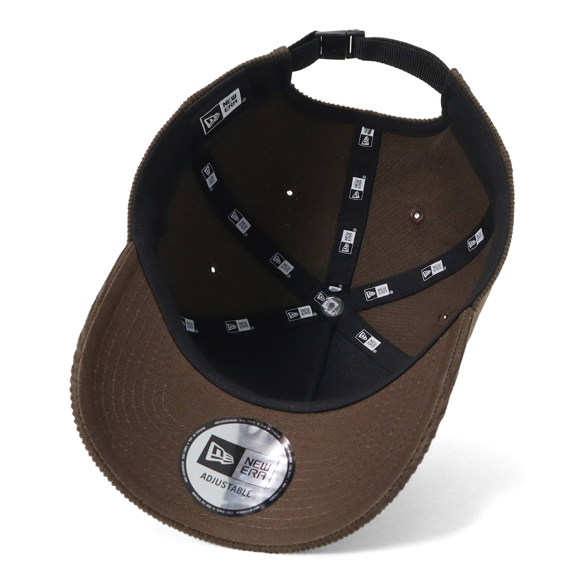 newera-9forty_a-frame-outdoor