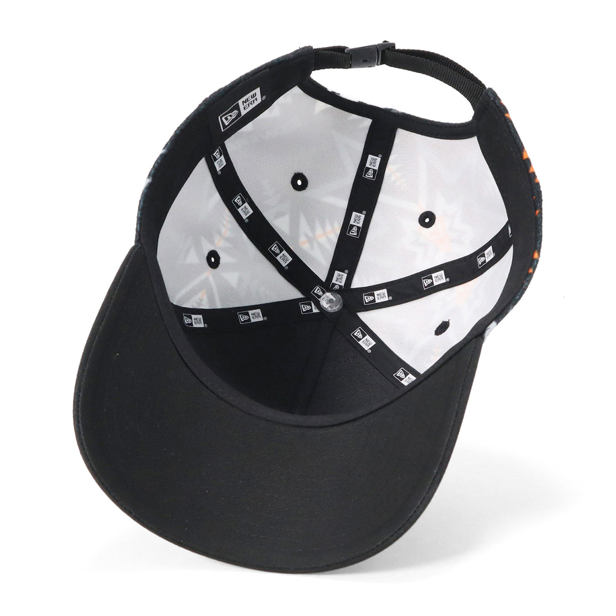 newera-9forty_a-frame-outdoor