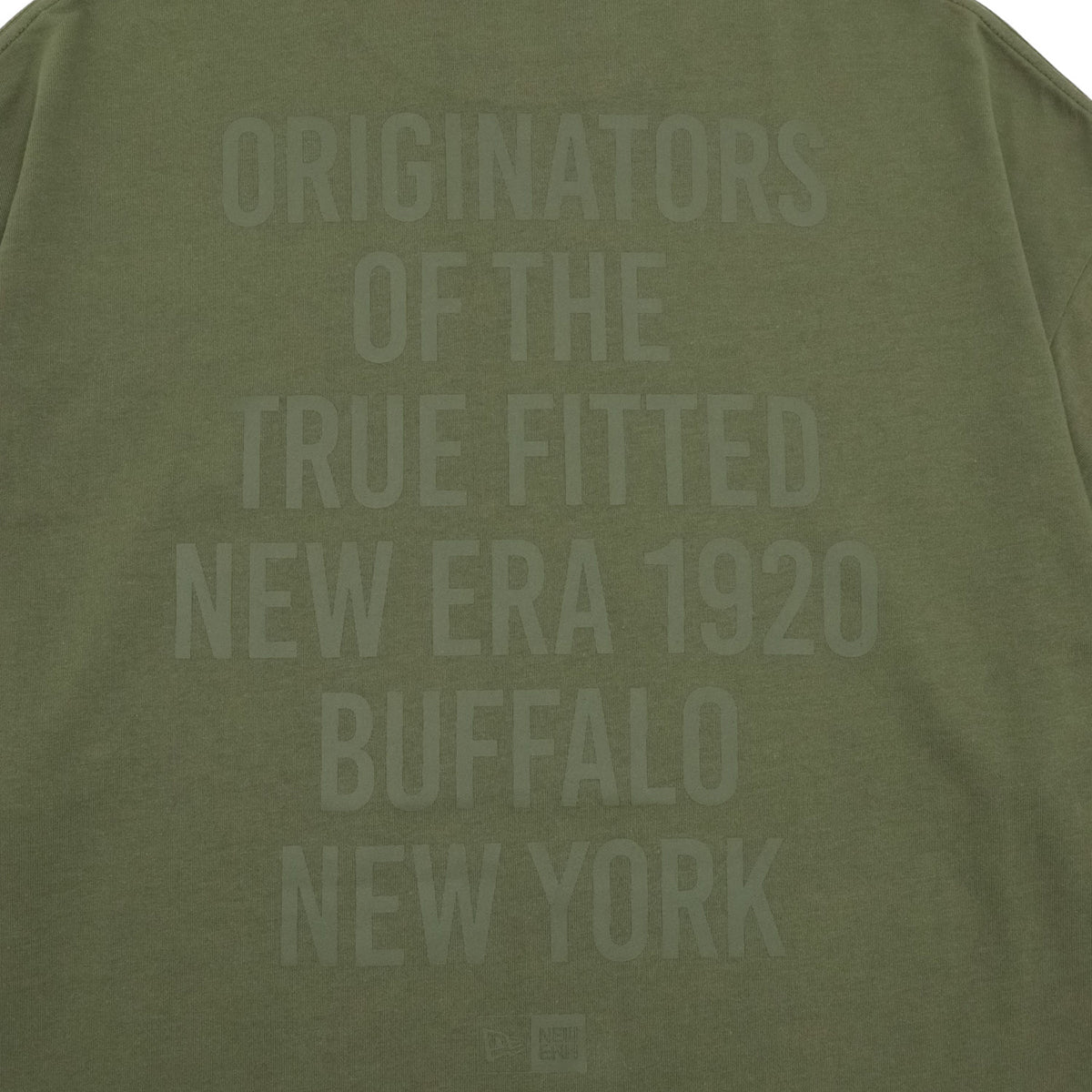 ニューエラ S/S OVERSIZED COTTON TEE 24 TYPOGRAPHY ニューオリーブ